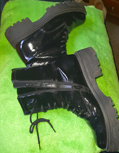 Schwarze lackleder boots - boots, *